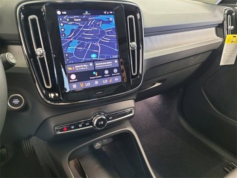 New 2026 Volvo XC40 B5 Core w/ Climate Package image 21