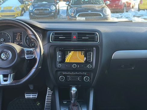 Used 2012 Volkswagen Jetta GLI image 16