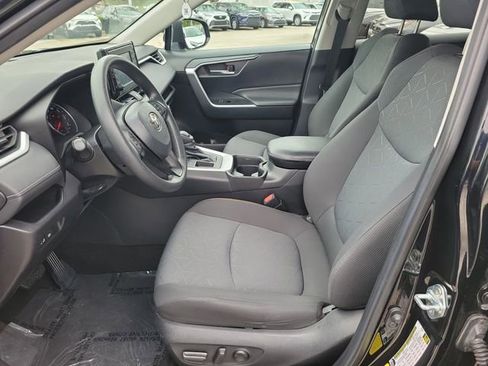 Used 2021 Toyota RAV4 XLE image 12