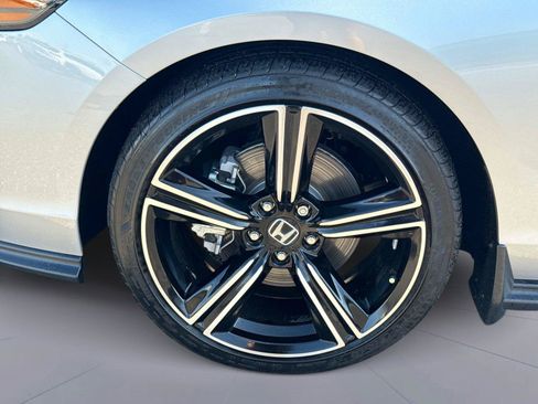 Used 2024 Honda Accord Sport image 11