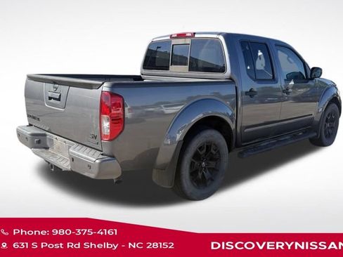 Certified 2021 Nissan Frontier SV w/ Midnight Edition Floor Mats RWD image 3