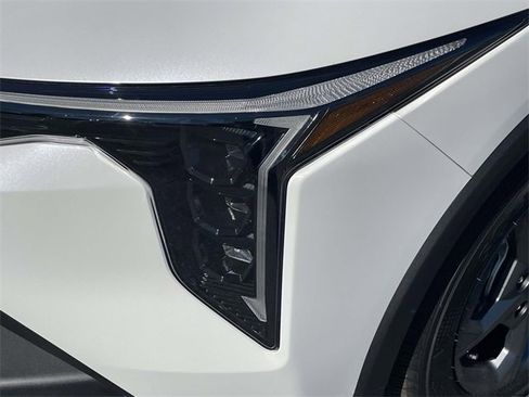 New 2025 Kia K4 LXS image 8