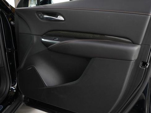 Used 2023 Cadillac XT4 Sport image 9