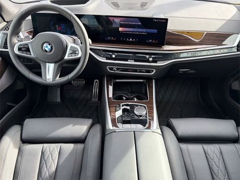 Used 2026 BMW X5 xDrive40i w/ M Sport Package image 12