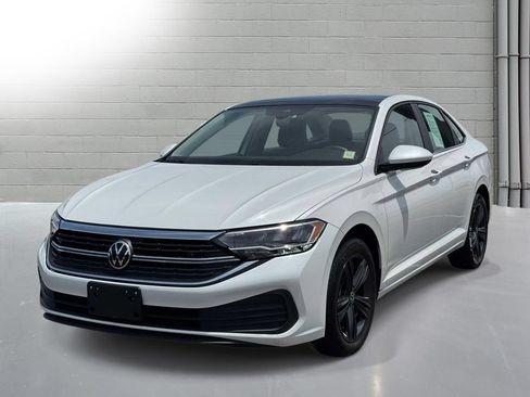 Used 2023 Volkswagen Jetta SE FWD image 4