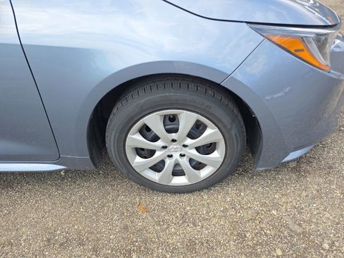 Used 2023 Toyota Corolla LE image 2