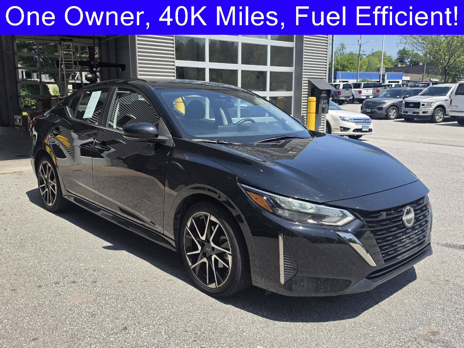 Used 2025 Nissan Sentra SR FWD image 1