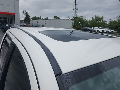Used 2016 Toyota Tacoma Limited w/ Towing Package AWD/4WD image 16