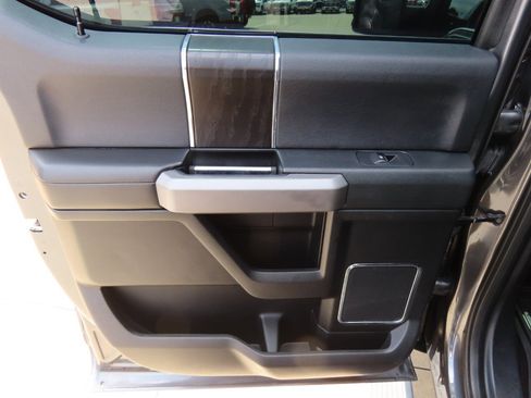 Used 2018 Ford F150 Platinum w/ Equipment Group 701A Luxury image 20