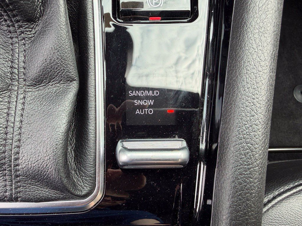 Used 2025 Jeep Compass Limited AWD/4WD image 9