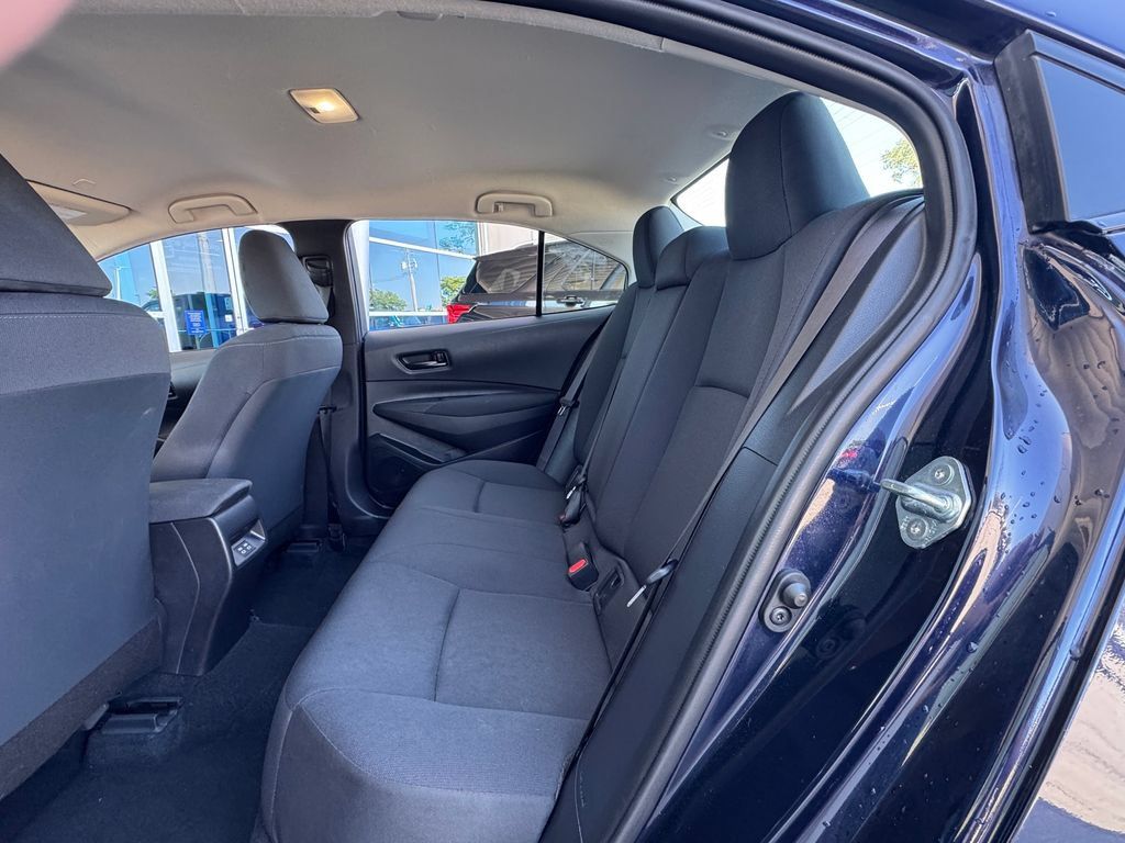 Used 2025 Toyota Corolla LE FWD image 29