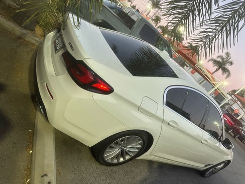 Used 2022 BMW 530i w/ Convenience Package image 2