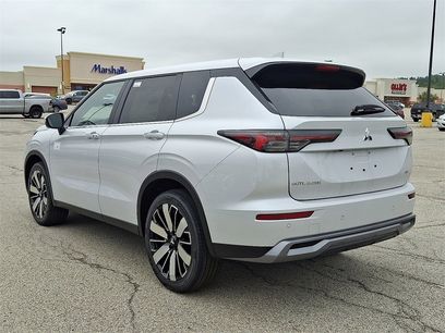New 2025 Mitsubishi Outlander SE