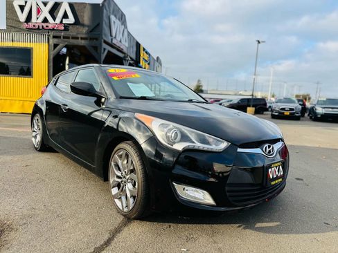 Used 2015 Hyundai Veloster RE:FLEX Edition image 3