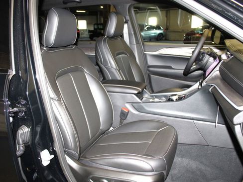 New 2025 Jeep Grand Cherokee Limited w/ Luxury Tech Group II image 30