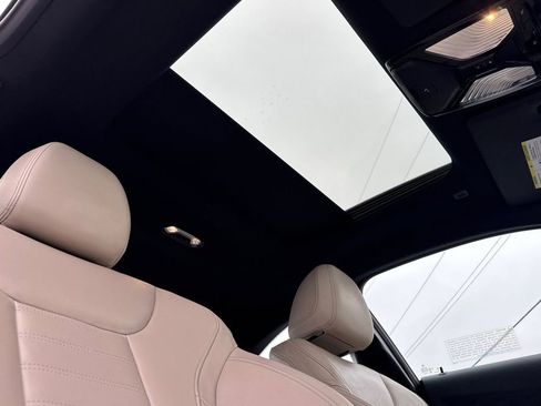 Used 2025 BMW 230i Coupe w/ M Sport Package image 14