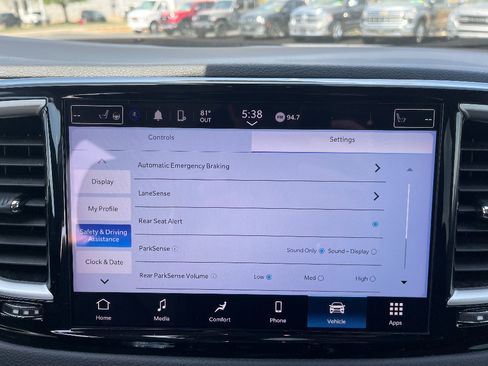 Used 2024 Chrysler Pacifica Touring-L image 29