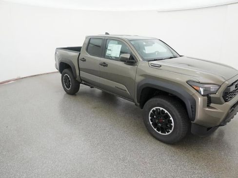 New 2025 Toyota Tacoma TRD Off-Road AWD/4WD image 13