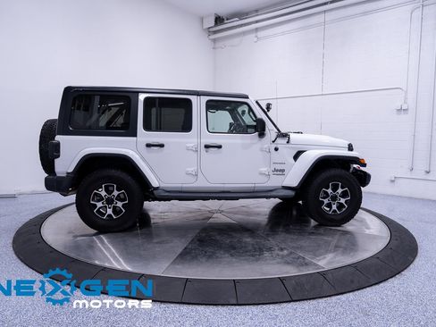 Used 2020 Jeep Wrangler Unlimited Sahara image 31