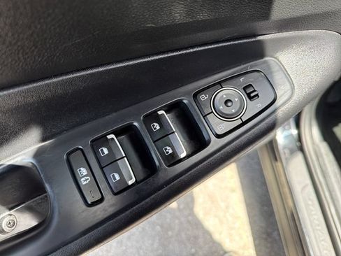 Used 2023 Hyundai Santa Fe SEL FWD image 17