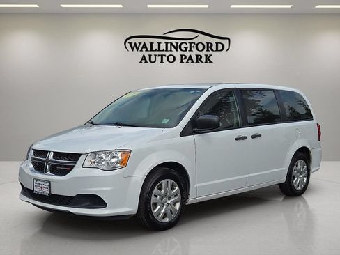 Used 2019 Dodge Grand Caravan SE FWD image 1
