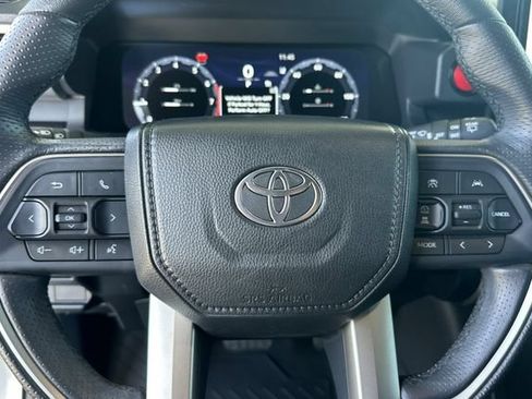 Used 2025 Toyota 4Runner TRD Off-Road Premium AWD/4WD image 29