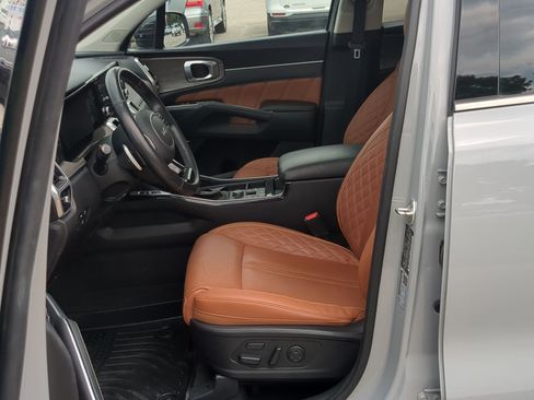 Certified 2022 Kia Sorento SX Prestige w/ Rust Color Package AWD/4WD image 11
