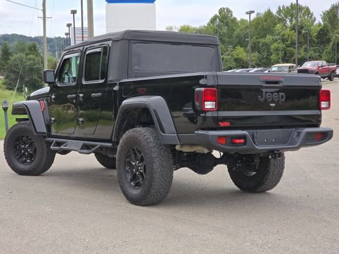 Used 2023 Jeep Gladiator Sport AWD/4WD image 15