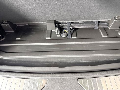 Used 2025 GMC Yukon Denali AWD/4WD image 39