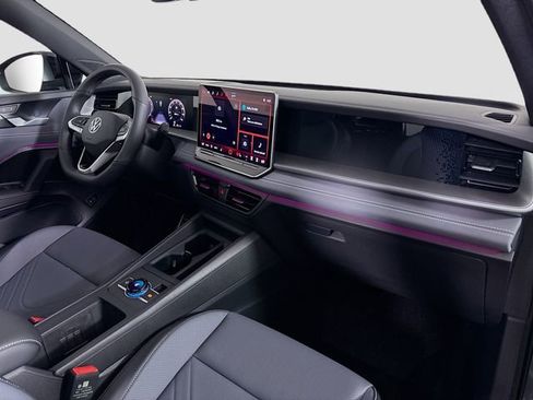 New 2026 Volkswagen Tiguan SE R-Line image 29