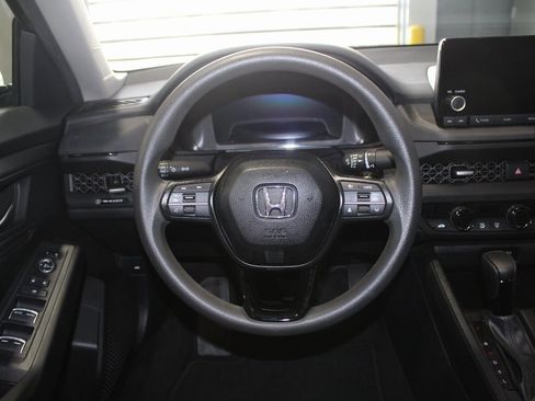 Used 2025 Honda Accord SE image 17