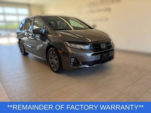 Used 2025 Honda Odyssey Touring image 4