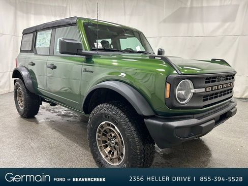 New 2025 Ford Bronco 4-Door image 2