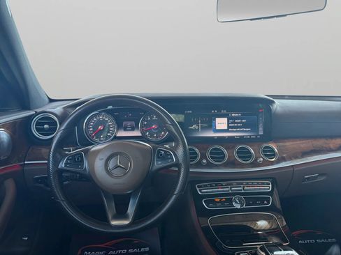 Used 2017 Mercedes-Benz E 300 4MATIC w/ Premium 1 Package image 28