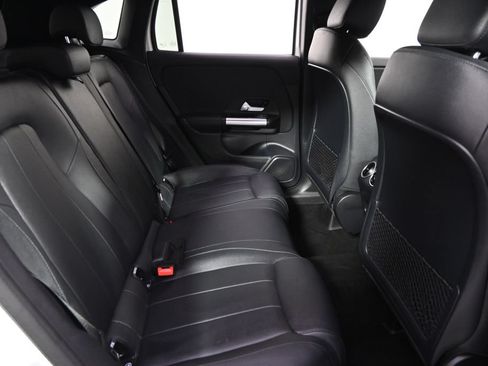 Used 2025 Mercedes-Benz GLA 250 4MATIC image 19