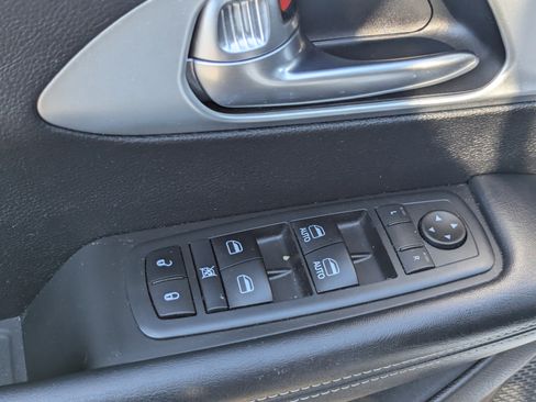 Used 2019 Chrysler Pacifica Touring Plus w/ S Appearance Package image 19