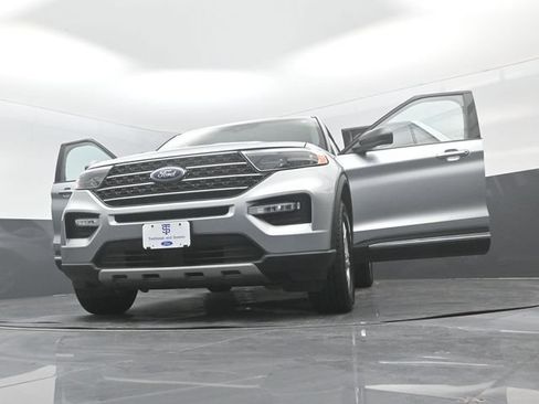Certified 2024 Ford Explorer XLT w/ Equipment Group 202A AWD/4WD image 31