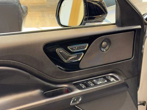 Used 2023 Lincoln Aviator Reserve image 11
