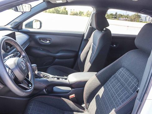 Certified 2025 Honda HR-V Sport image 18