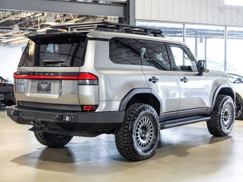 Used 2025 Lexus GX 550 AWD/4WD image 6