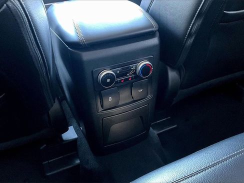 Used 2023 Ford Explorer Limited image 34