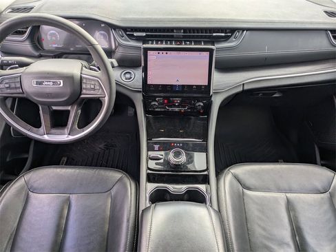 Used 2023 Jeep Grand Cherokee L Limited w/ Black Appearance Package image 33