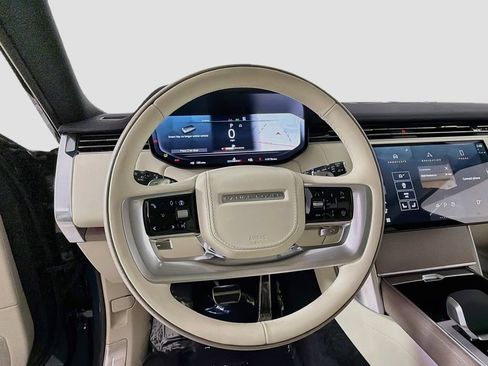 Certified 2025 Land Rover Range Rover SE AWD/4WD image 11