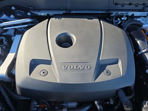 New 2026 Volvo XC60 T8 Plus w/ Protection Package Premier image 33