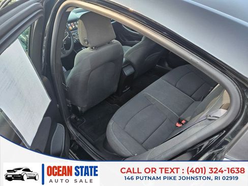 Used 2017 Chevrolet Cruze LT w/ Sun And Sound Package FWD image 11