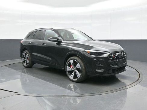 New 2025 Audi SQ5 Prestige image 1