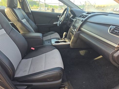 Used 2013 Toyota Camry SE FWD image 13