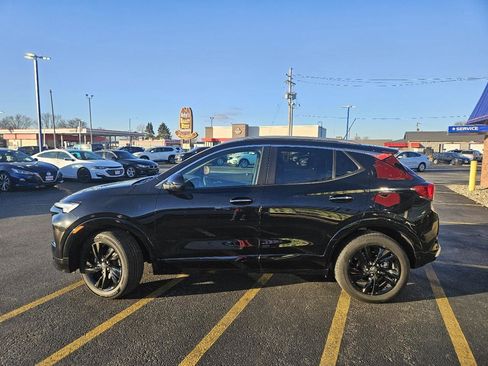 Used 2024 Buick Encore GX Sport Touring image 3