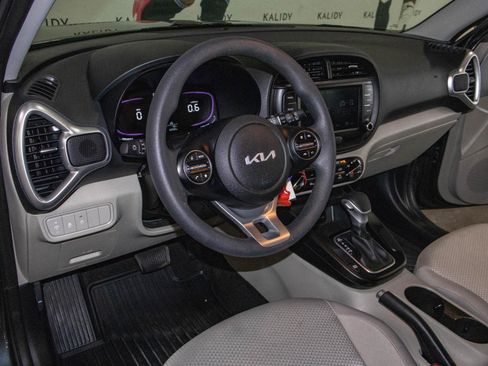 Used 2023 Kia Soul LX FWD image 5