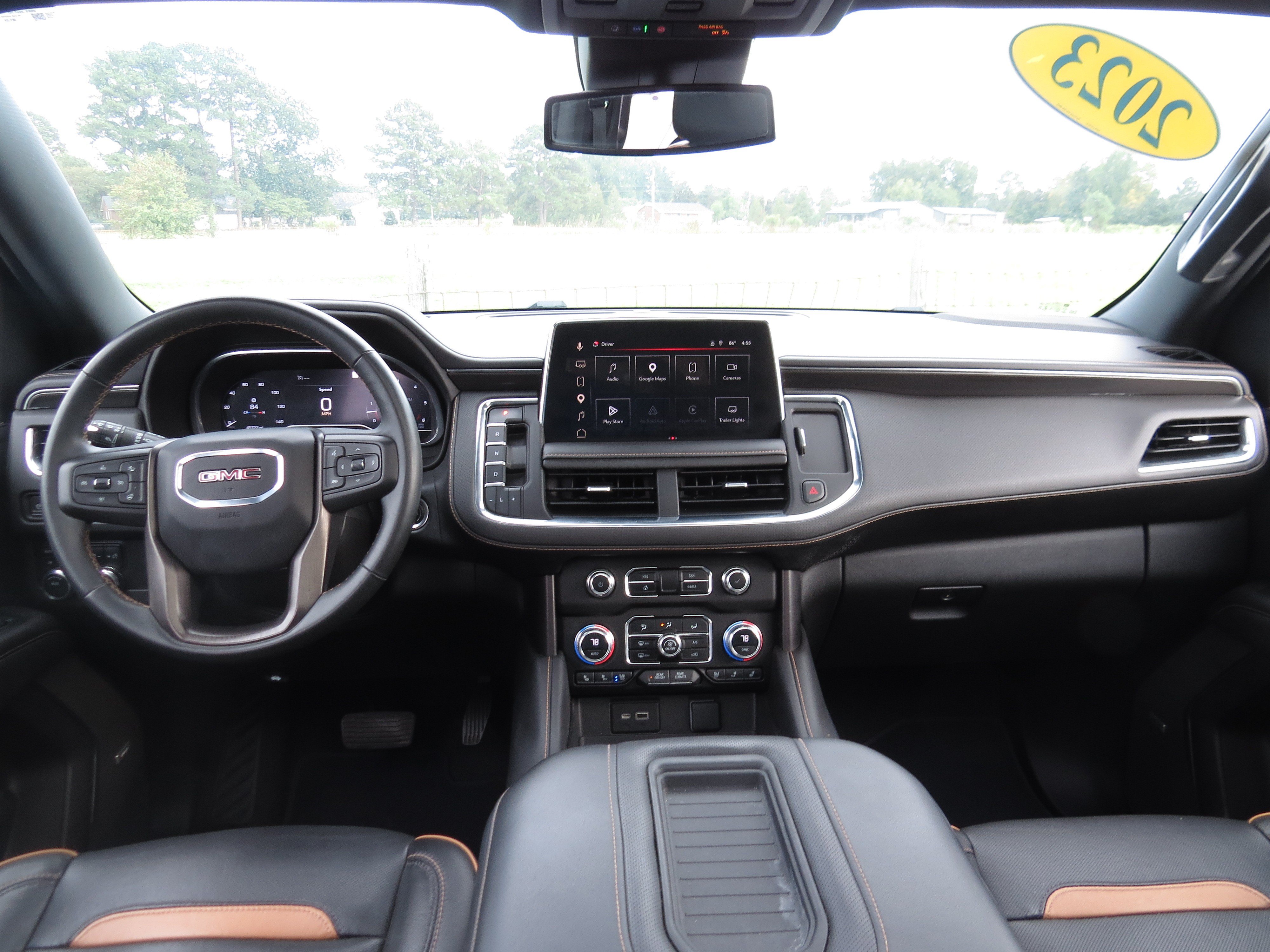 Used 2023 GMC Yukon AT4 AWD/4WD image 16